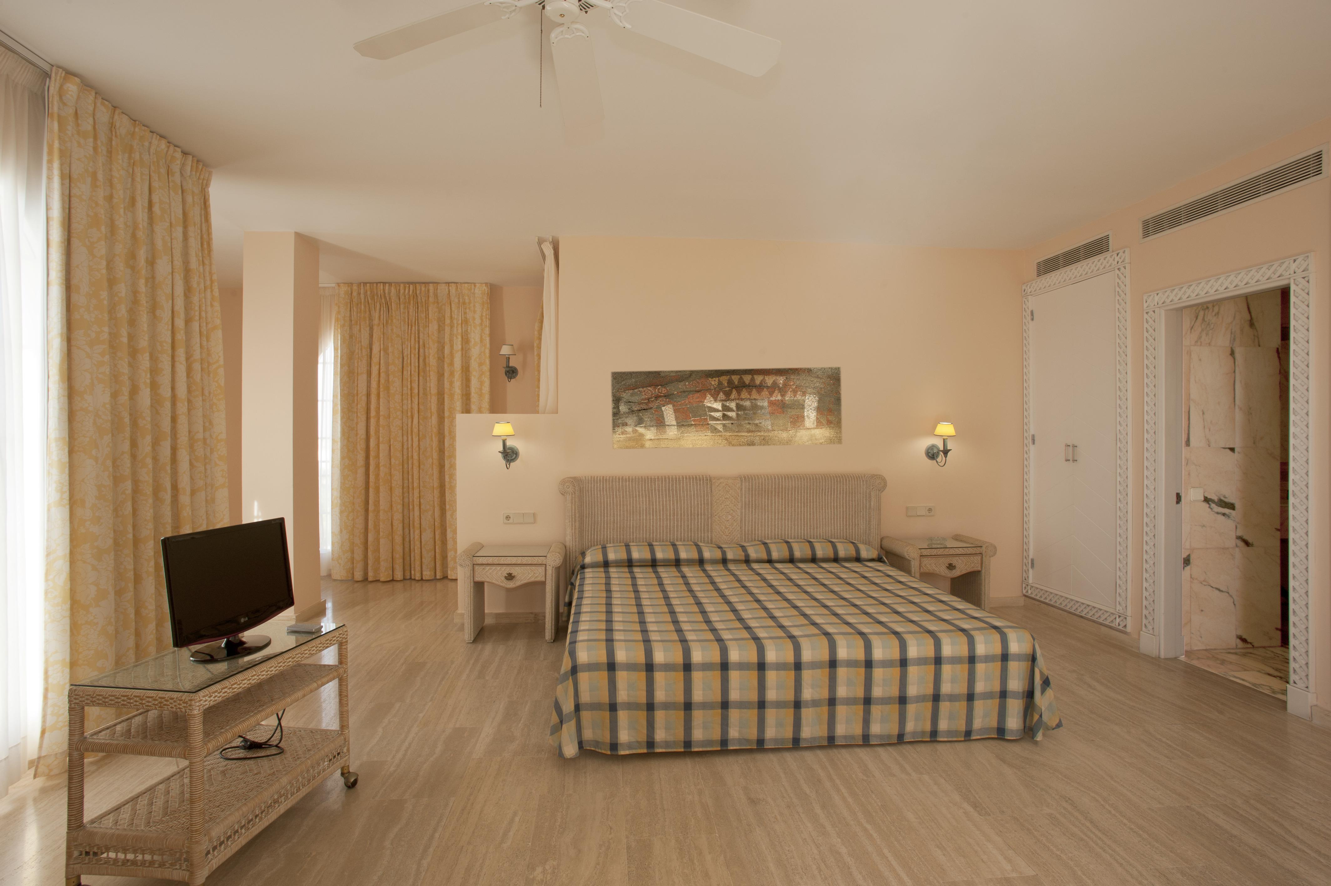 Palm Oasis Hotel