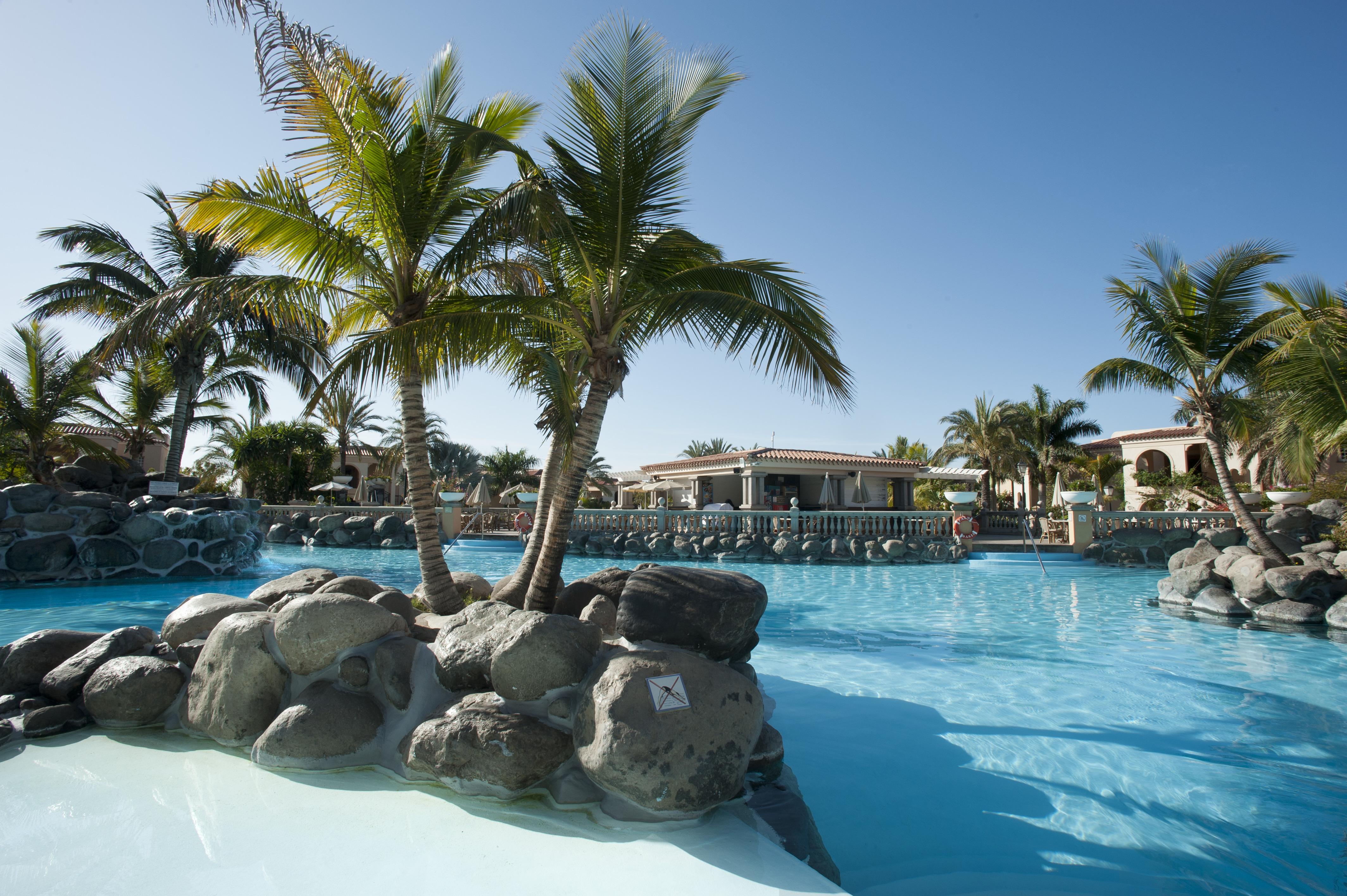 Palm Oasis Hotel