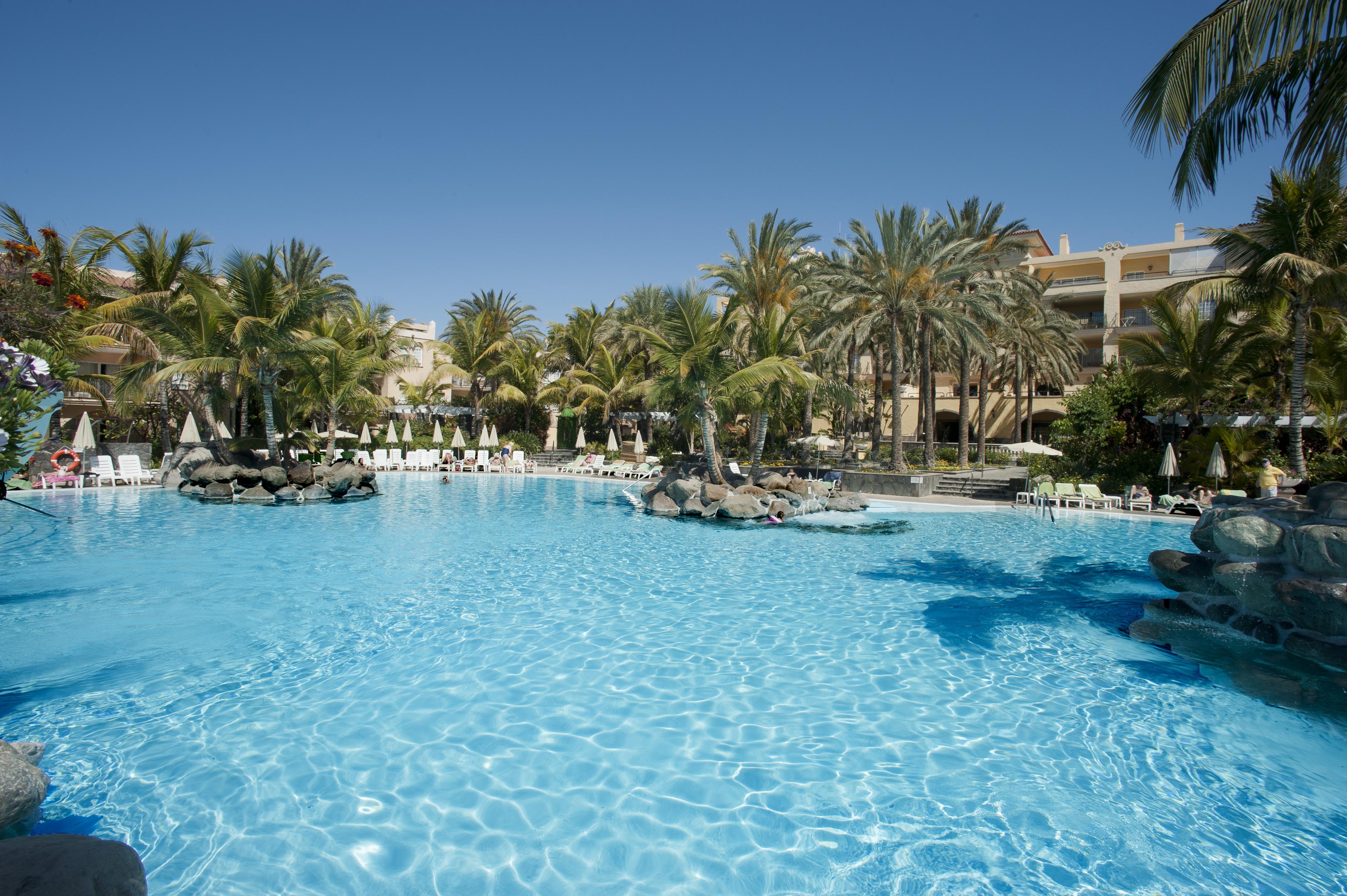 Palm Oasis Hotel