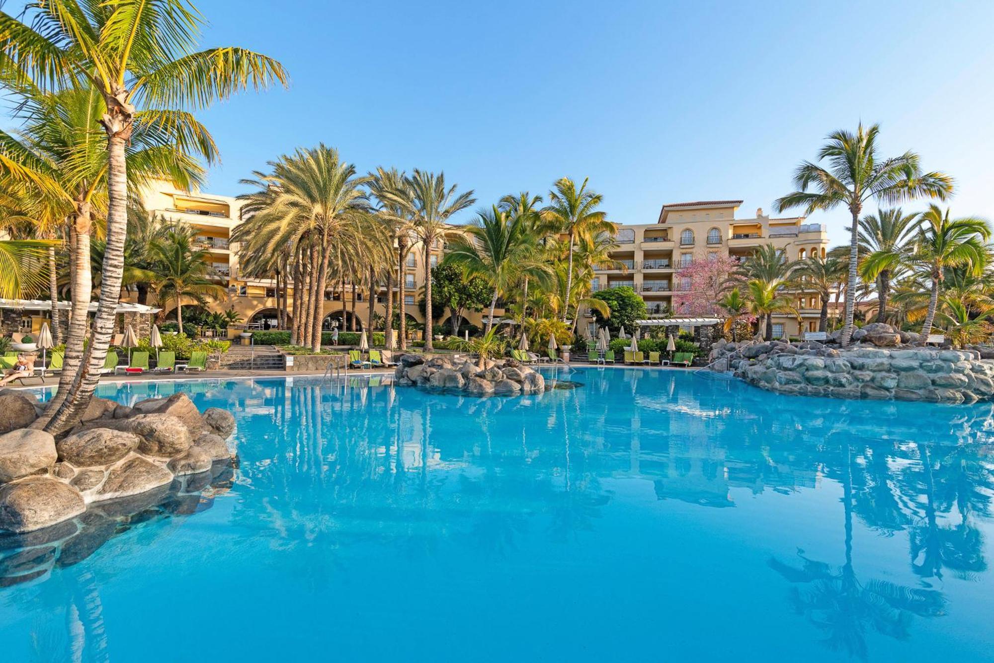 Palm Oasis Hotel